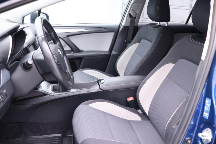 Toyota Avensis 2,0 D-4D 105kW CZ Navi Xenon