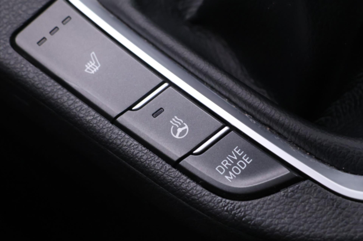 Hyundai i30 1,5 T-GDI 118kW Family Smart