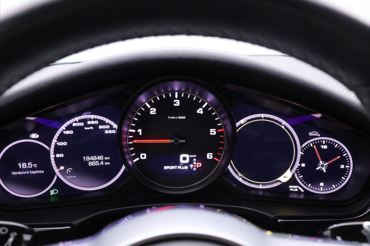 Porsche Panamera 4,0 V8 310kW Chrono Bose CZ 4S