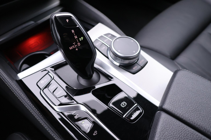 BMW Řada 5 2,0 530e xDrive Automat CZ DPH