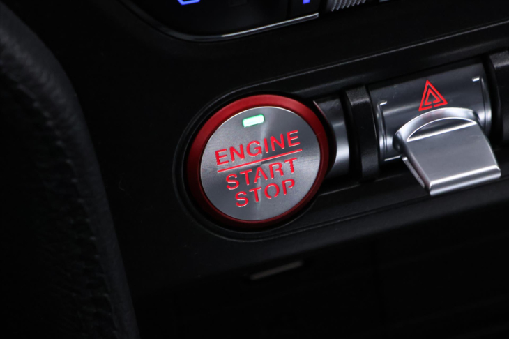 Ford Mustang 5,0 GT 331kW V8 Aut. Kůže