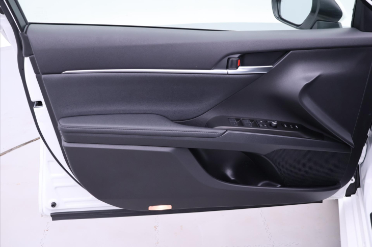 Toyota Camry 2,5 HB Executive CVT CZ DPH