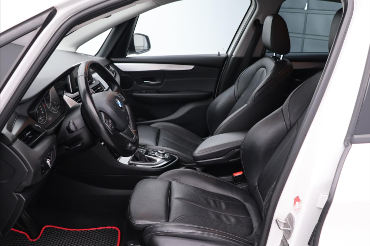 BMW Řada 2 1,5 218d 85kW Sport line Aut.