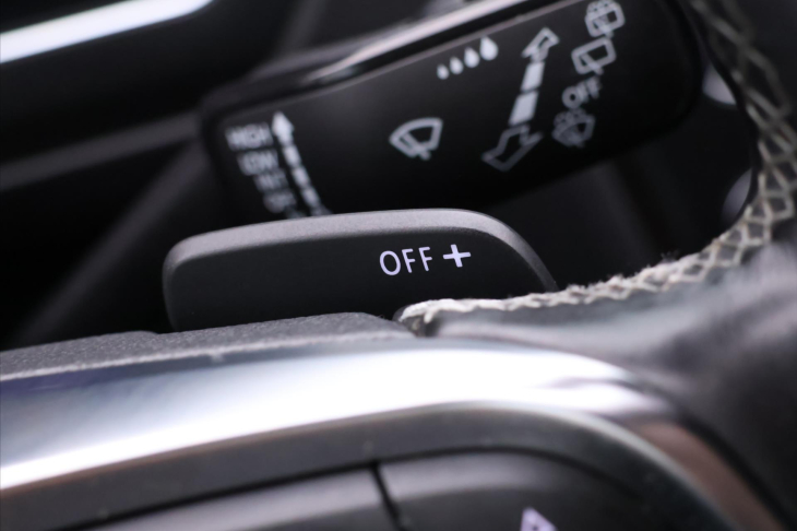 Volkswagen Tiguan 2,0 TDI 140kW DSG R-LINE 4M CZ