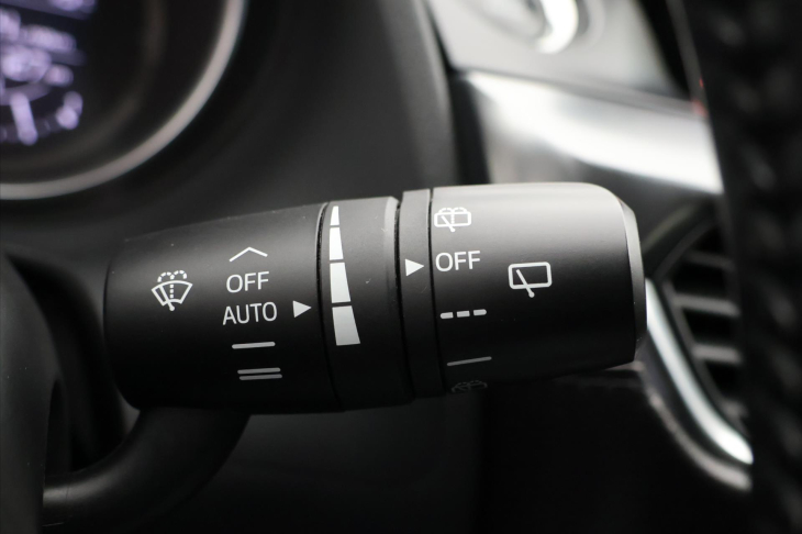 Mazda 6 2,0 121kW Center-Line