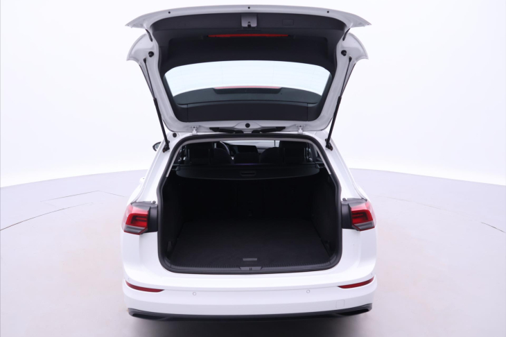 Volkswagen Golf 1,0 TSI 81kW CZ Life 1.Maj DPH