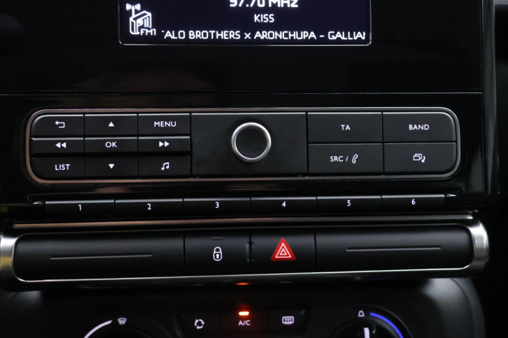 Citroën C3 1,2 PT 82k CZ Shine Serv.Kniha