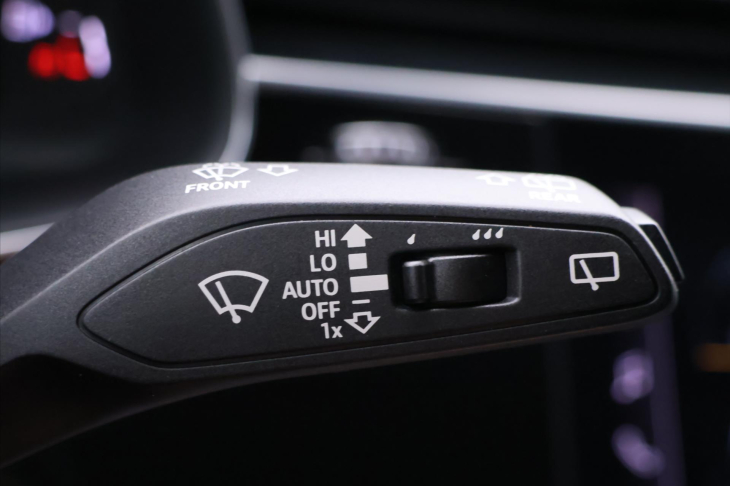 Audi Q7 3,0 TDI 210kW S-line CZ 1 Maj