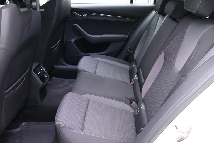 Škoda Octavia 2,0 TDI CZ Ambition LED DPH