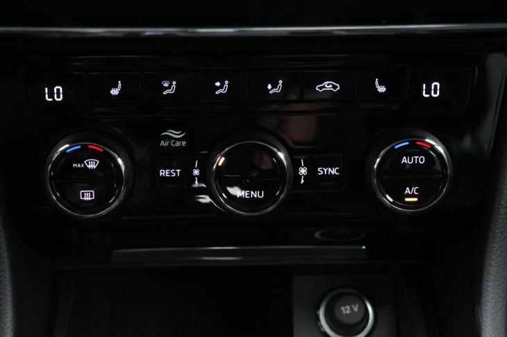 Škoda Superb 2,0 TDi Style 4x4 DSG DPH CZ
