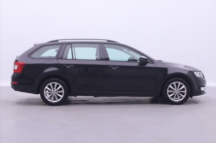 Škoda Octavia 1,4 TSI 103kW Serv.Kniha 1.Maj