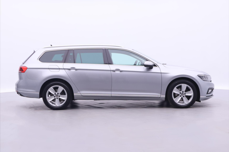 Volkswagen Passat 2,0 TDI  DSG LED Elegance DPH