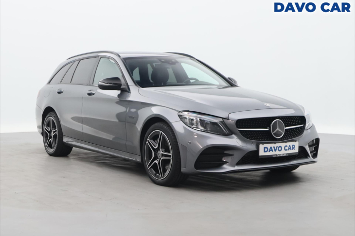 Mercedes-Benz Třídy C 2,0 300de 143kW AMG Night LED