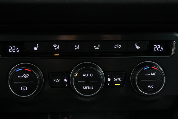 Volkswagen Tiguan 2,0 TDI 140kW DSG R-LINE 4M CZ