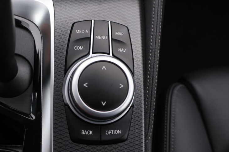 BMW Řada 5 3,0 530d xD CZ M-Sport HUD DPH