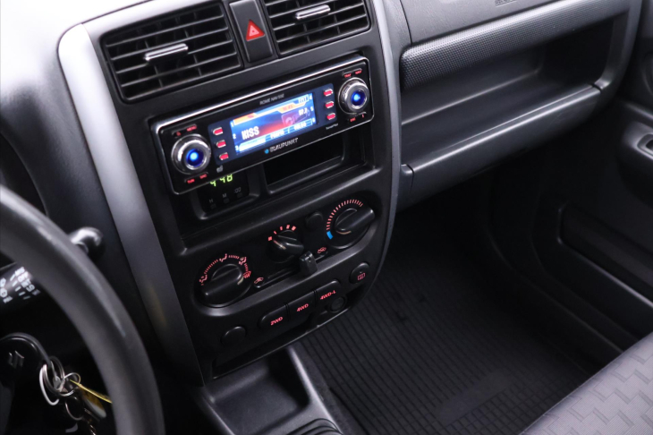 Suzuki Jimny 1,3 JLX 63kW 4x4 Tažné