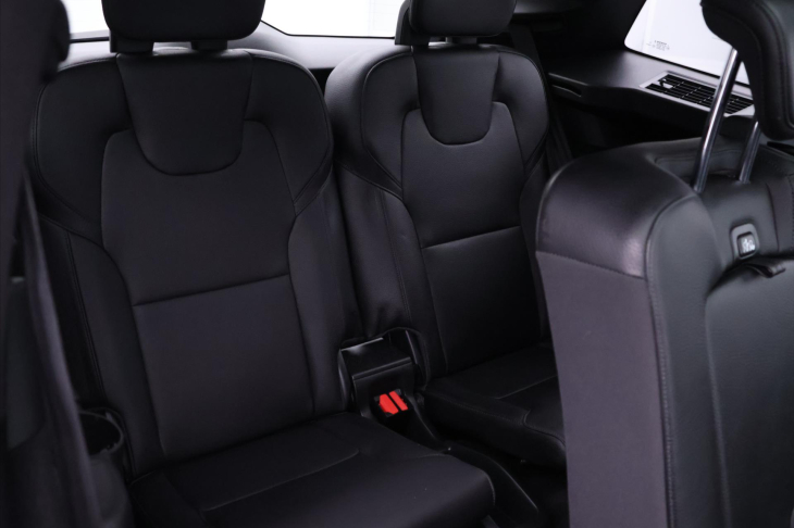Volvo XC90 2,0 D5 173 kW AWD Momentum DPH