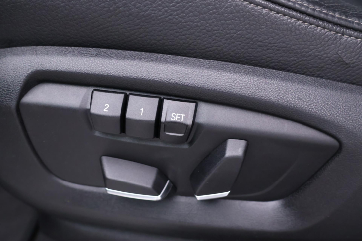 BMW X5 3,0 30d xD M-paket DPH 1.Maj.