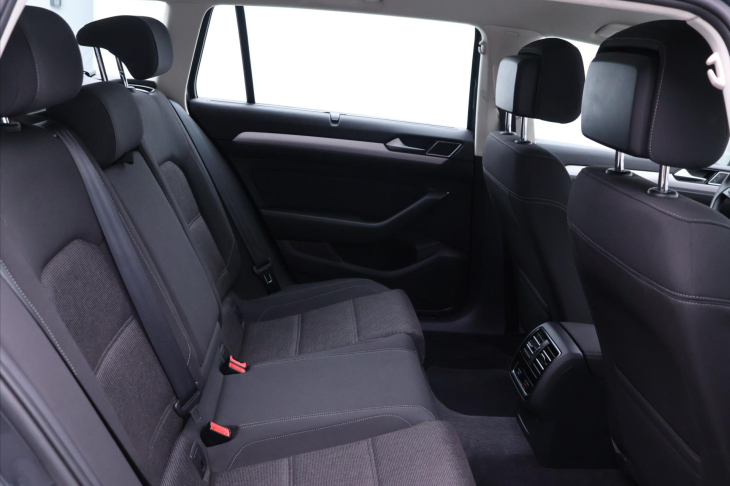 Volkswagen Passat 2,0 TDI 110kW DSG Comfort Navi