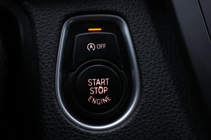 BMW Řada 3 3,0 330d 190kW Sport M-Paket