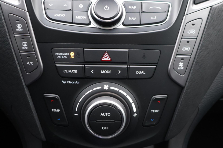 Hyundai Grand Santa Fe 2,2 CRDI 145kW CZ Luxury DPH