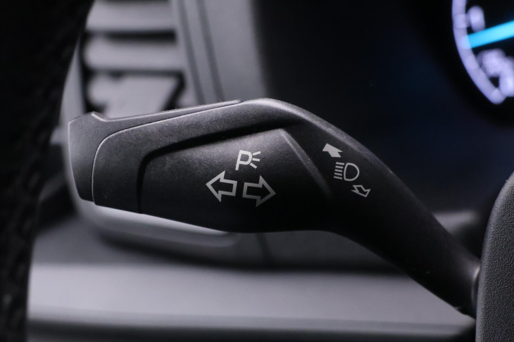 Ford Transit Custom 2,0 TDCI Aut. L2 6-Míst DPH