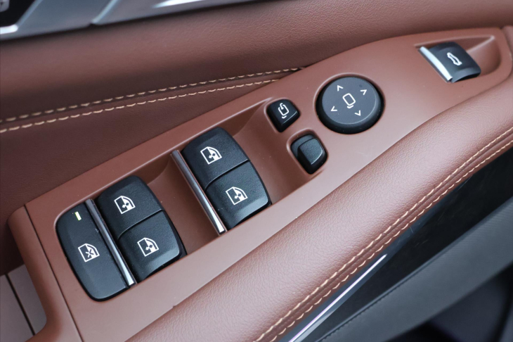 BMW X5 3,0 210kW XDrive30d CZ DPH