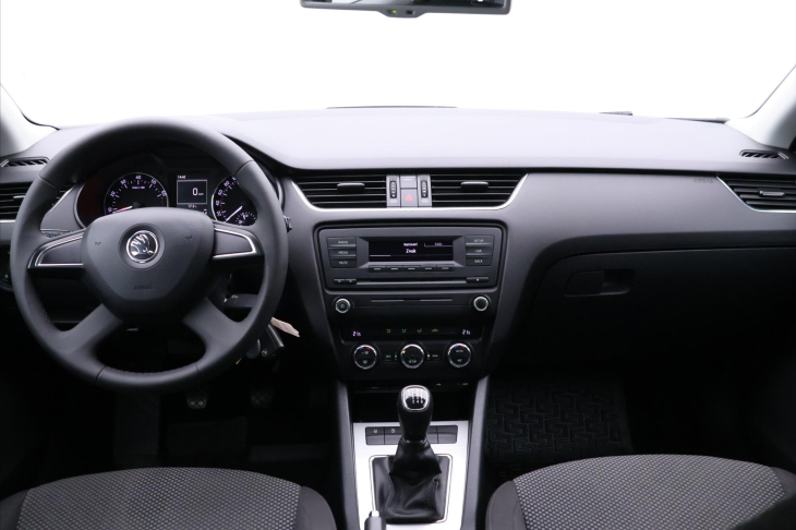 Škoda Octavia 1,4 TSI 103kW Serv.Kniha 1.Maj