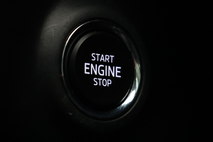 Škoda Karoq 1,0 TSI Business DPH serv.kn.