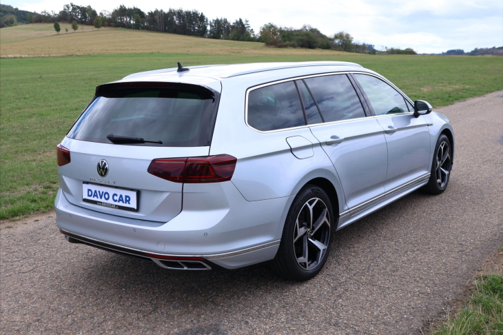 Volkswagen Passat 2,0 TDI DSG R-LINE Matrix
