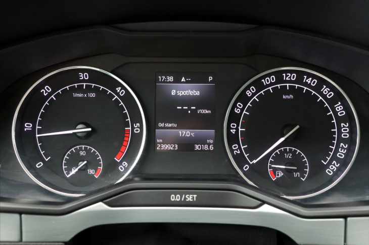 Škoda Superb 1,6 TDI 88kW DSG Aut.klima