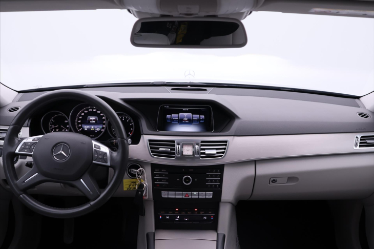 Mercedes-Benz Třídy E 3,5 E 400 Serv.kniha LED