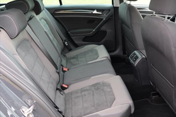 Volkswagen Golf 1,5 TSI 110kW DSG Highline DPH