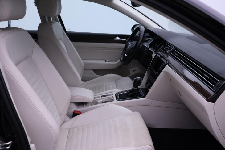 Volkswagen Passat 1,4 TSI 110kW DSG Kůže