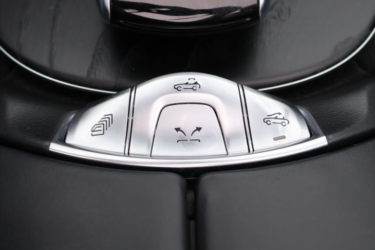 Mercedes-Benz Třídy E 3,0 53 320kW AMG 4Matic+ DPH