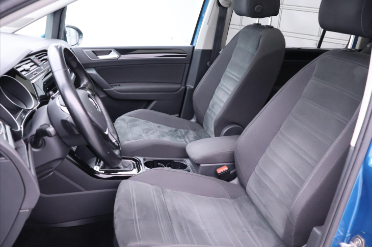 Volkswagen Touran 2,0 TDI DSG CZ Highline 7-Míst