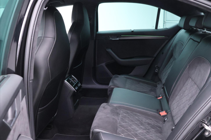 Škoda Superb 2,0 TDI DSG 4x4 Sportline DPH