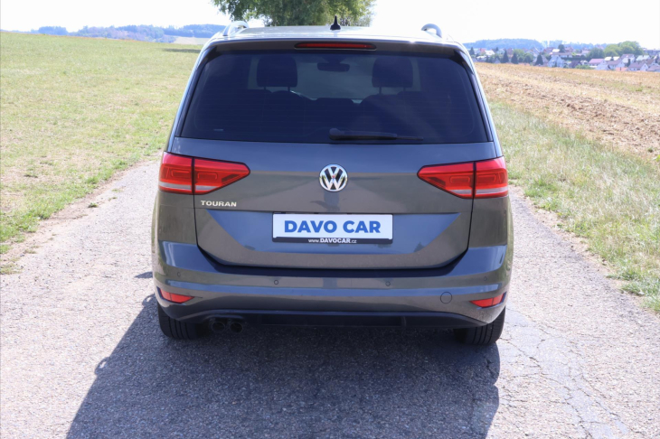 Volkswagen Touran 2,0 TDI 110kW DSG LED 1.Maj.