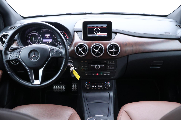 Mercedes-Benz Třídy B 1,6 200 115kW Aut. Xenon Kůže