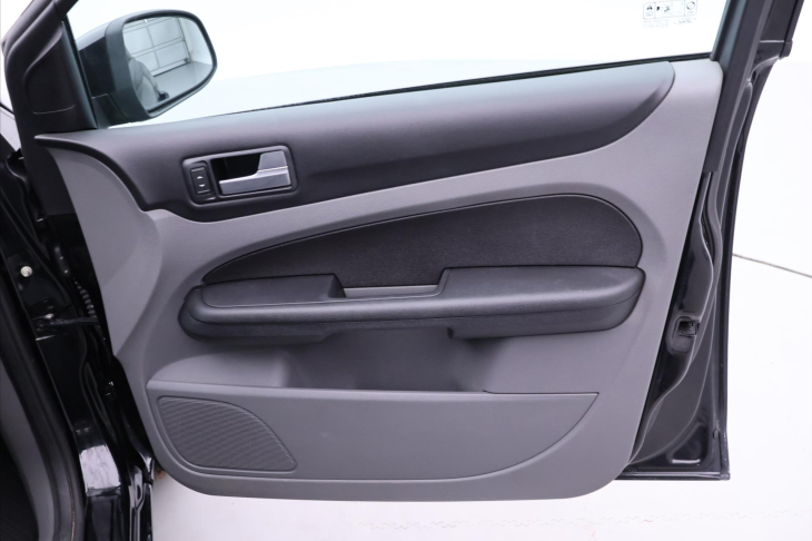 Ford Focus 1,4 i 59kW Tažné STK 05/27