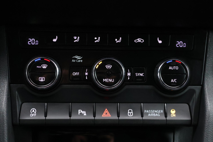 Škoda Karoq 2,0 TDI 110kW Style Tažné LED