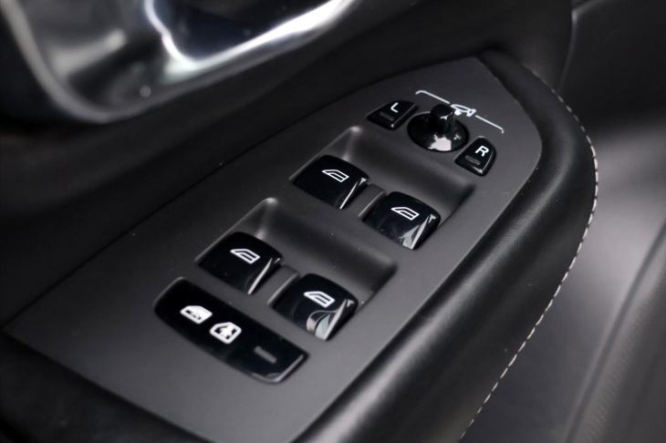 Volvo XC90 2,0 D5 173kW Inscription 4x4 DPH