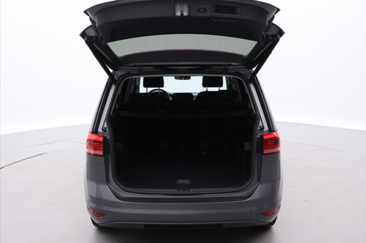 Volkswagen Touran 1,6 TDI DSG Panorama LED 1.Maj