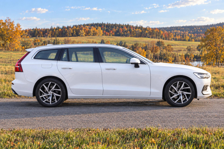 Volvo V60 2,0 B5 AWD Momentum Pro AT DPH