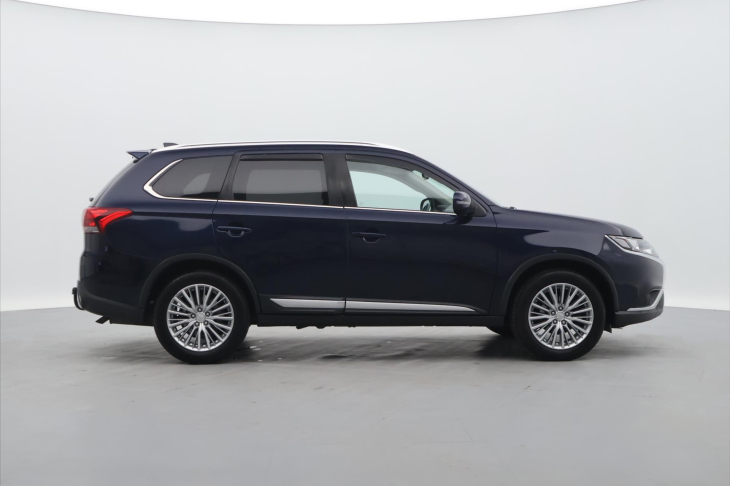 Mitsubishi Outlander 2,0 INTENSE MIVEC 110kW CVT 2WD