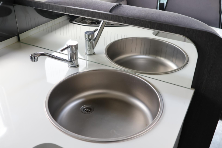CI Caravans International Ostatní 2.0 CI Magis Plus 84 CZ DPH obytný automobil