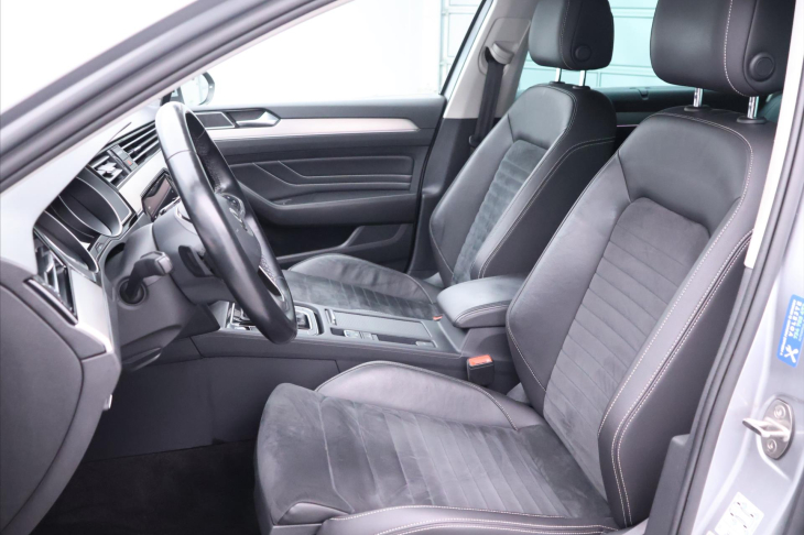 Volkswagen Passat 2,0 TDI 140kW DSG Elegance DPH