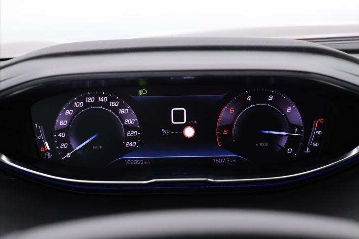 Peugeot 5008 1,5 HDI 96kW 7-Míst CZ DPH