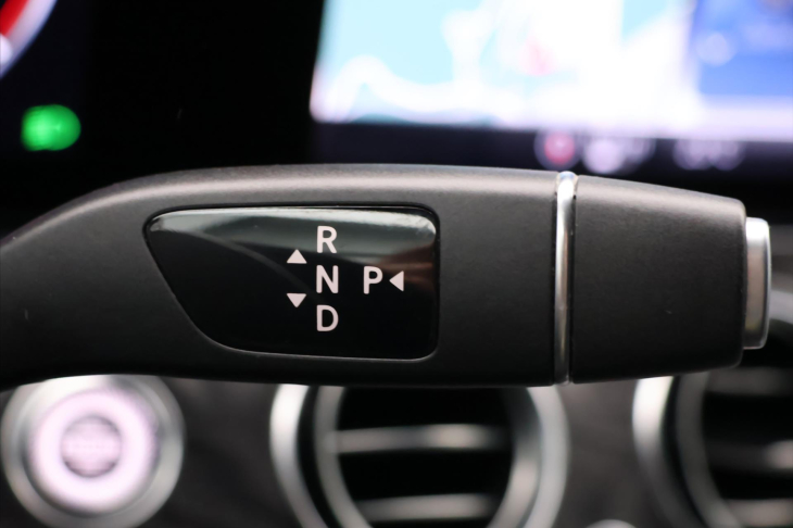 Mercedes-Benz Třídy E 2,0 220D  143kW 4MATIC  AUT