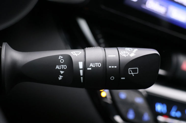 Toyota C-HR 1,2 Turbo 85kW CZ Serv.kniha